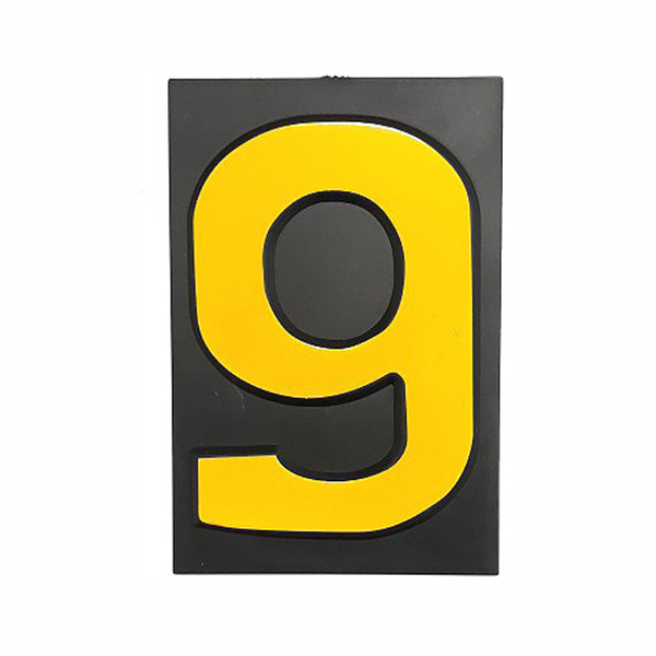 PLASTIC NUMBER LGE NO: 9